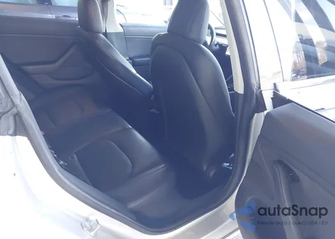 2018 Tesla Model 3 Long Range/Mid Range z USA, uszkodzony, nr VIN 5YJ3E1EA7JF009688